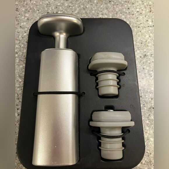 Houdini wine preserver set, never been used - Picture 2 of 3